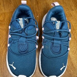Blue Grey Puma trainers w pink laces sneakers shoes for toddler girls, sz 9